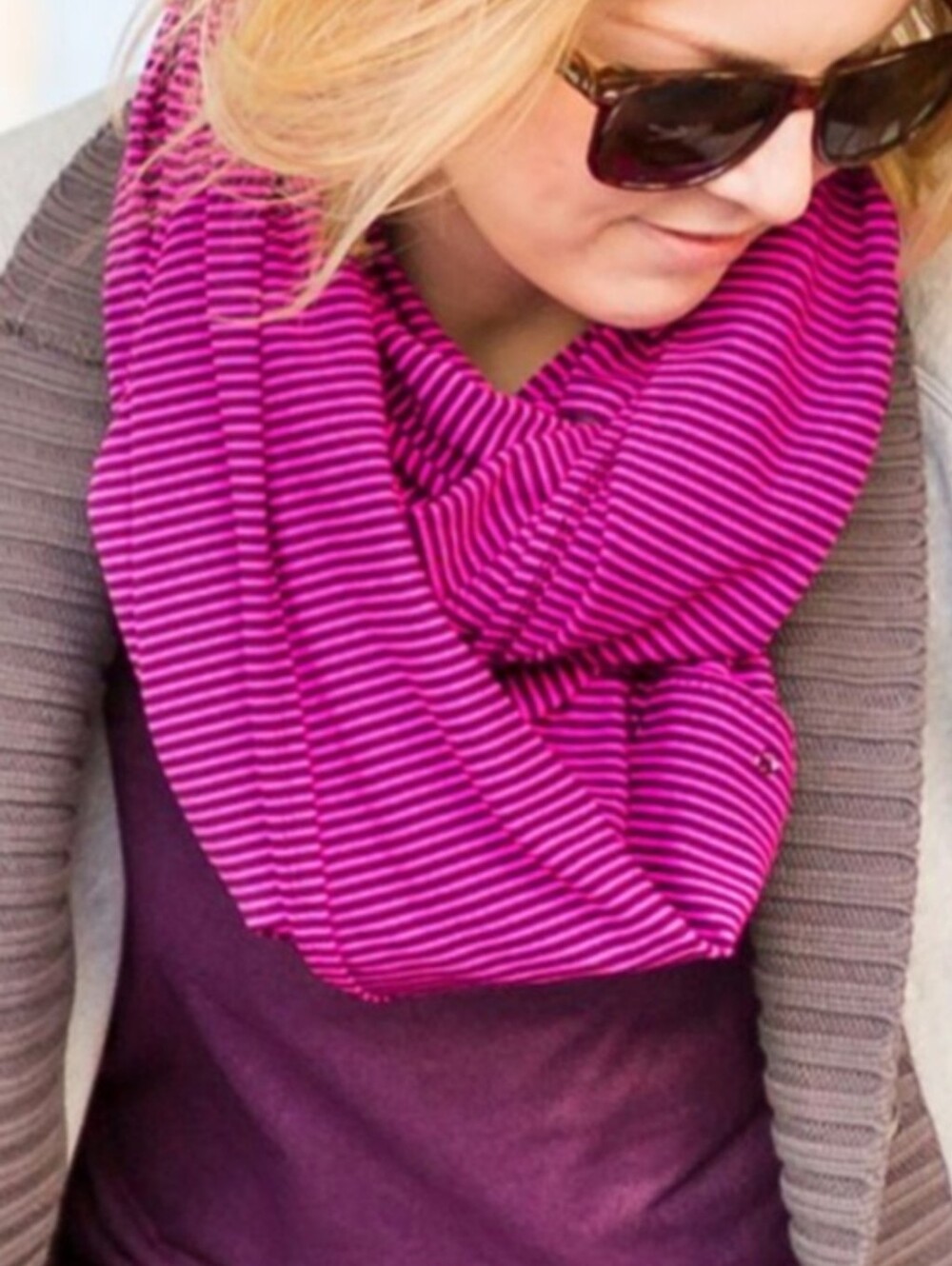 Lululemon Vinyasa infinity scarf striped, snap buttons & versatile